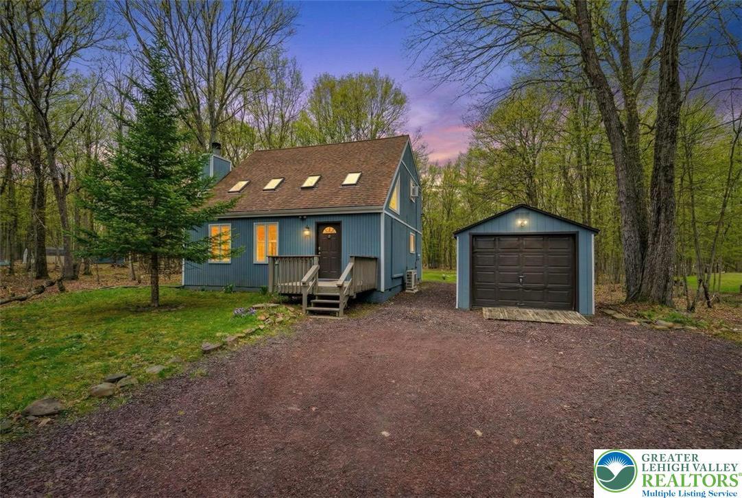 Image 2: The home features a detached 19x11 detached garage