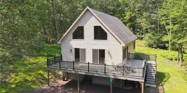 16 Maple Drive
