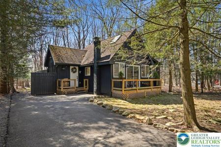 5306 Hummingbird Drive