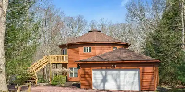 8 Bear Creek Lake Drive