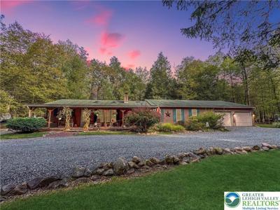 40 Lakeside Lane