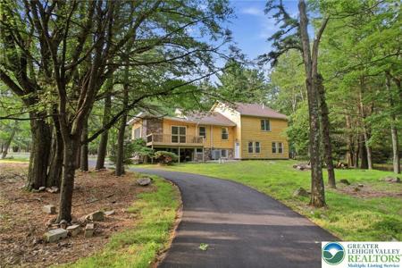 158 Pineknoll Drive
