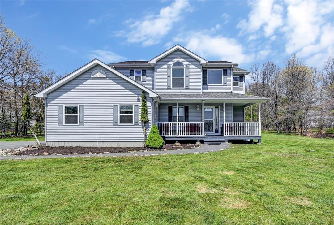 Image 2: This 4BD/3BTH Colonial boasts nearly 2200sf of fin