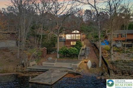 6361 Lakeshore Drive E