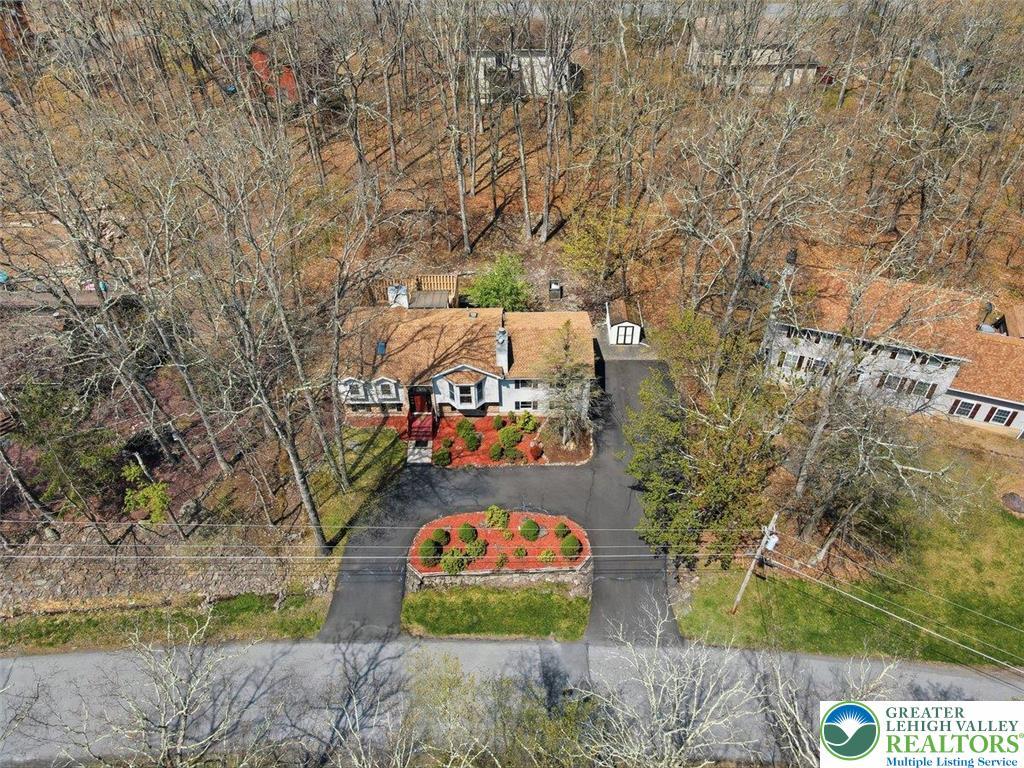 Image 3: Circular Driveway