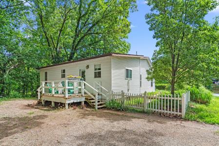 702 N Karwick Road