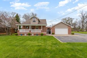 910 W 7th Place