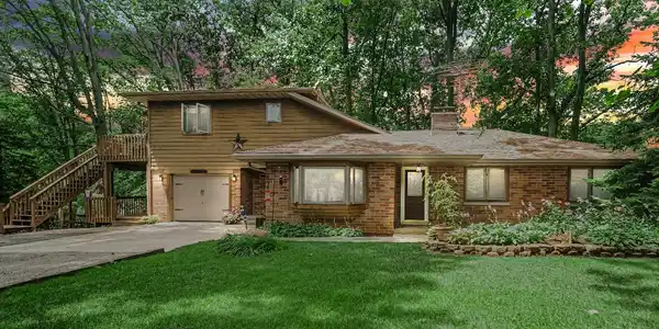 122 Oak Place