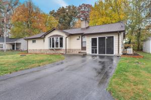 406 Lakeview Court