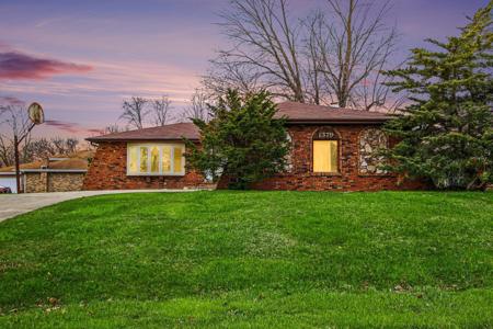 1379 Leeward Road