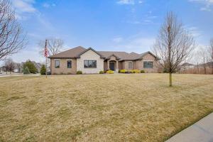 35 W Serenity Lane