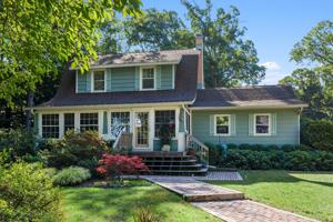 2915 Loma Portal Way