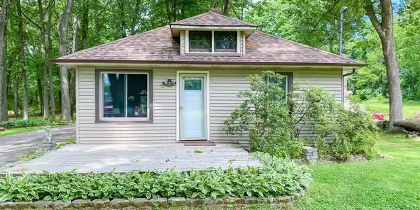 212 Holton Road