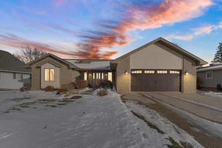 2393 Four Seasons Pkwy