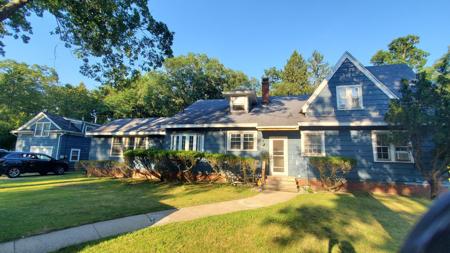 2936 Belle Plaine Trail