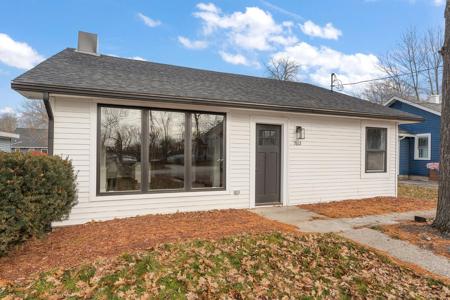 7612 W 140th Place