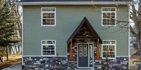 637 Holton Road