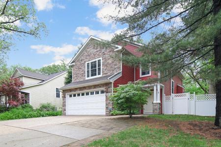 51 Lakeview Drive