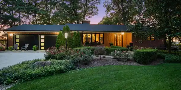 400 Closser Avenue