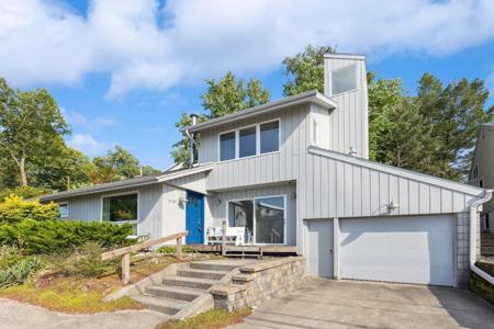 3107 Lake Shore Drive