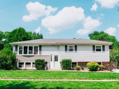 1230 W 10th Place