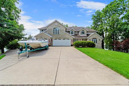 1739 Beachview Court