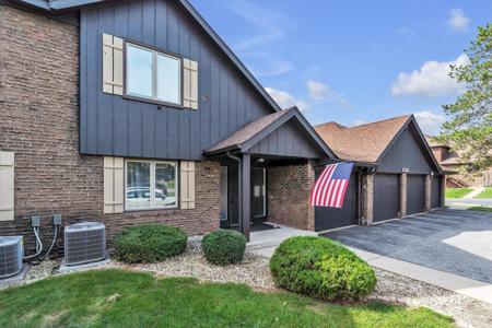 2521 E Lakeshore Drive