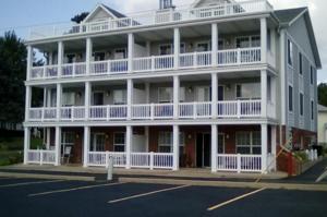 605 Pearl Street