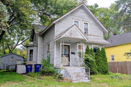1607 W 10th Street
