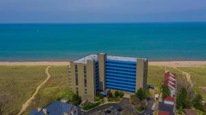 100 Lakeshore Drive