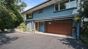 1 Beach Lane Court