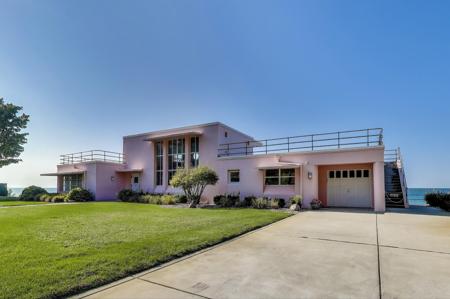 250 W Lake Front Drive W