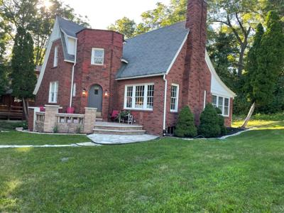 2929 Belle Plaine Trail