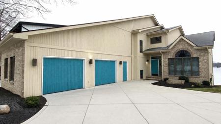2480 E Lakeshore Drive