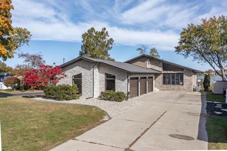 3488 W Lakeshore Drive