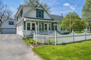 513 W 7th Place