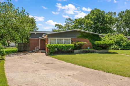 7001 Ash Place