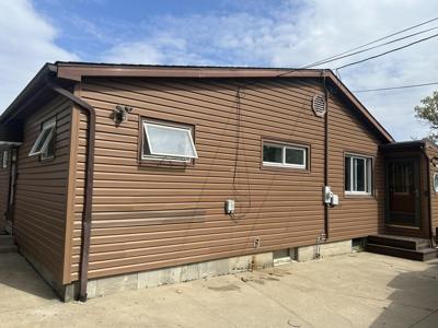 8212 W 128th Place