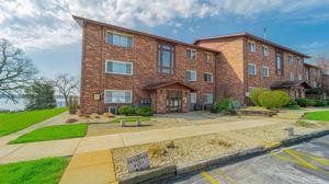 8121 Lake Shore Drive