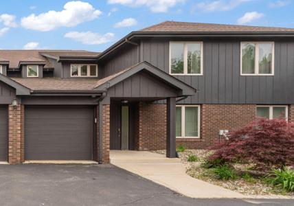 2549 N Lakeshore Drive