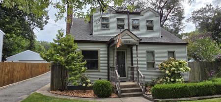 1025 N Vanderburg Street