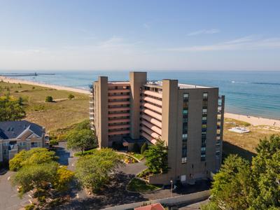 100 Lake Shore Drive