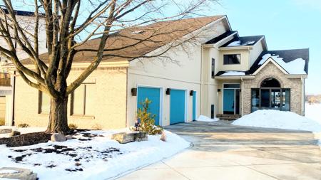 2480 E Lakeshore Drive