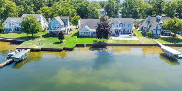 714 Lakeside Street