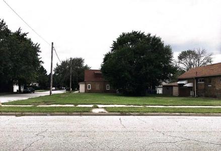 2472 White Oak Avenue