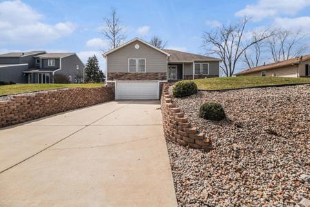 2352 Four Seasons Parkway