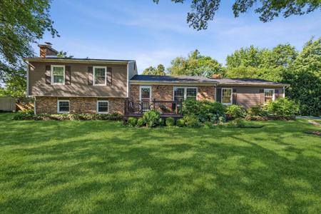 302 Lady Lane