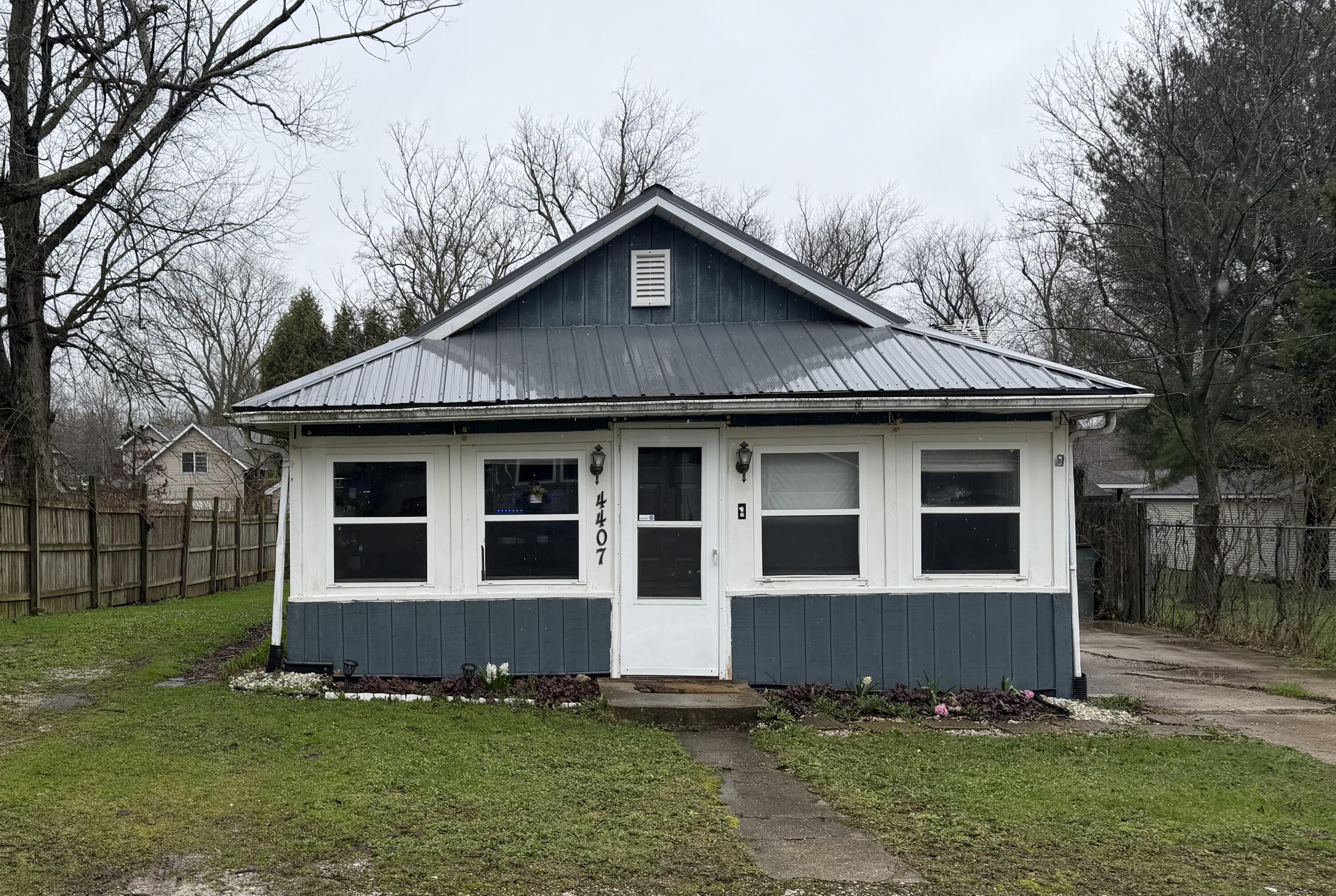 Image 1 Image 1