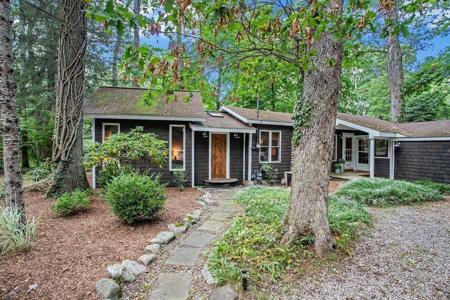 3852 Birchwood Trail