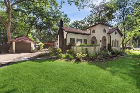 2938 Mount Clair Way